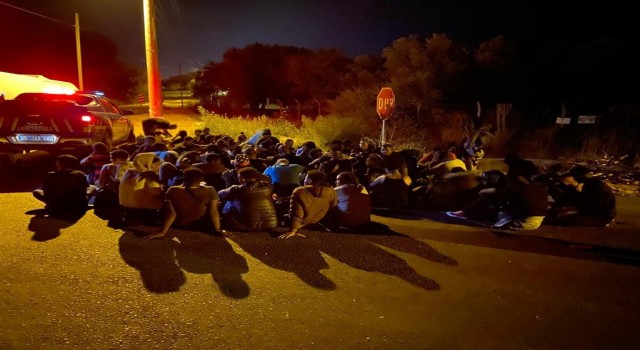 İzmirde 446 düzensiz göçmen yakalandı