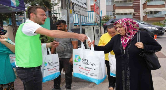 İzmit Belediyesi, ürettiği ürünleri vatandaşlara dağıtıyor