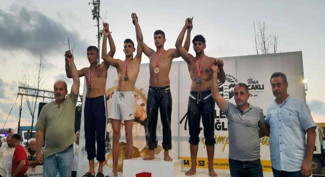 İzmitli pehlivanlar Şileden 5 madalya ile döndü