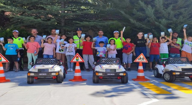 Jandarmadan öğrencilere trafik güvenliği eğitimi