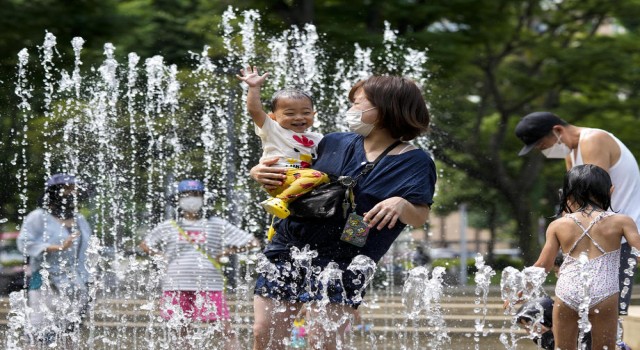 Japonyada aşırı sıcaklar nedeniyle 7 bin 116 kişi kişi hastaneye kaldırıldı