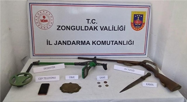 Kaçak kazı yaptı, evinde yakalandı