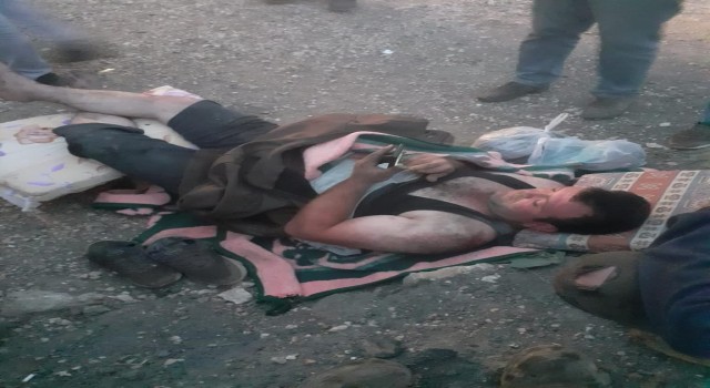 Kamyonla kaza yaptı, yaralı haliyle elindeki telefonu bir saniye bile bırakmadı
