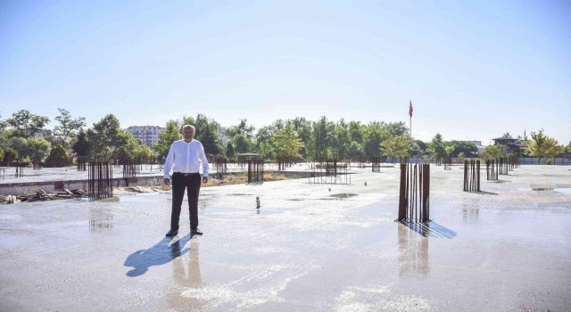 Karacabeydeki Kültür Merkezi inşaatında çalışmalar yeniden başladı
