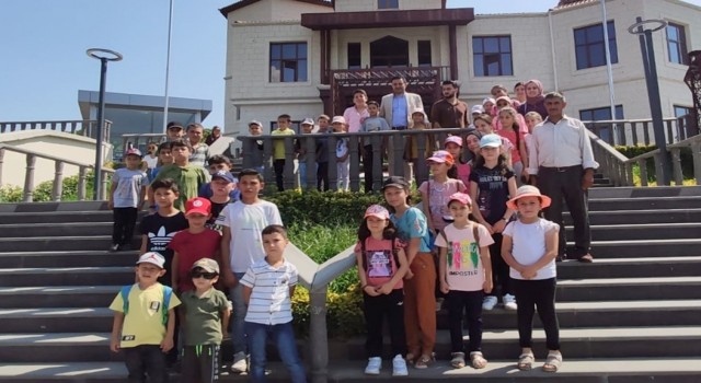 Karacaörenli çocuklar Adnan Menderes Demokrasi Müzesini gezdi