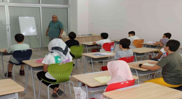 Karaköprüde çocuklar Kuranı Kerim öğreniyor