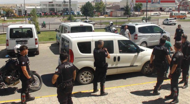Karamandaki cinayetin şüphelisi İzmirde yakalandı