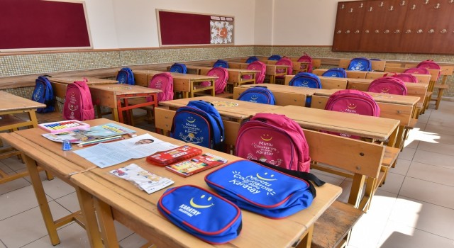 Karatay Belediyesinden 10 bin öğrenciye çanta ve kırtasiye desteği