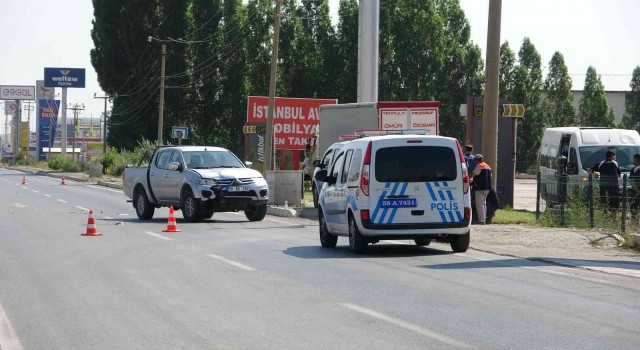 Karşıya geçerken pikabın çarptığı şahıs hayatını kaybetti