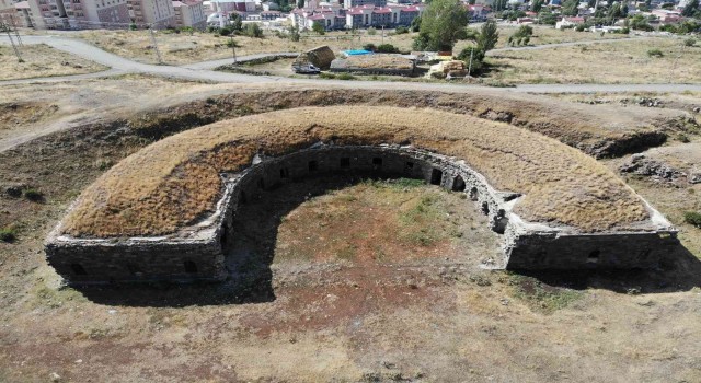 Karsta bir tarih gözler önünde yok oluyor