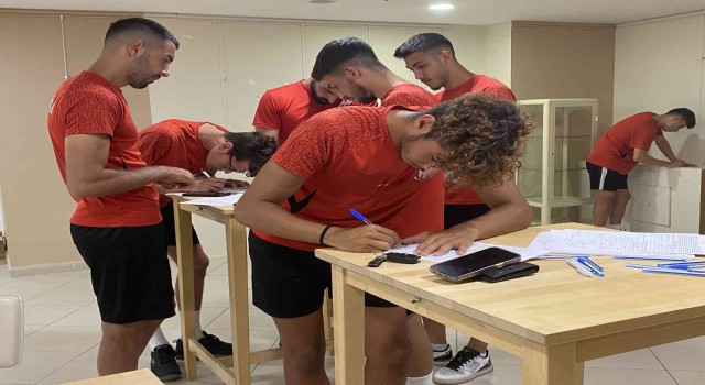 Kartallı futbolculardan Kan ve Kök Hücre Bağışı seferberliği