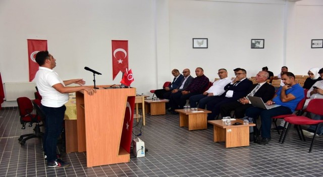 Kastamonu Üniversitesinden çiftçilere aspir ve kenevir eğitimi