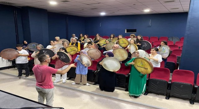 Kayapınarda gençler ile çocuklar kültür ve sanatla ilgileniyor