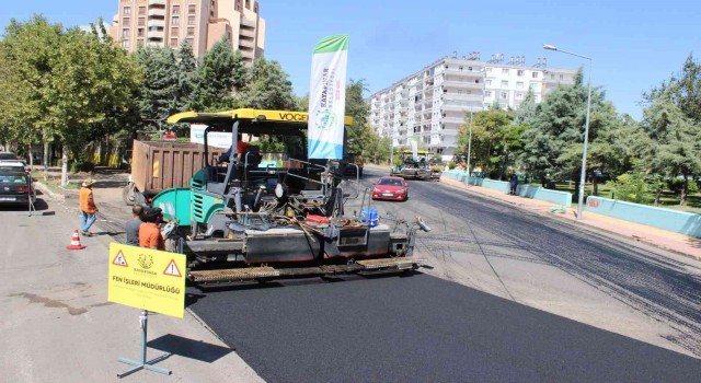 Kayapınarda yıl sonuna kadar 89 bin 200 ton asfalt dökülecek