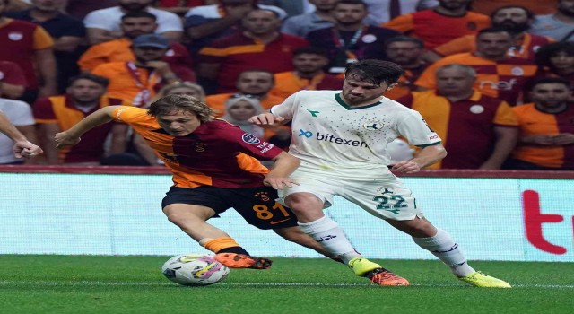 Kazımcan Karataş ve Hamza Akman ilk resmi maçına çıktı