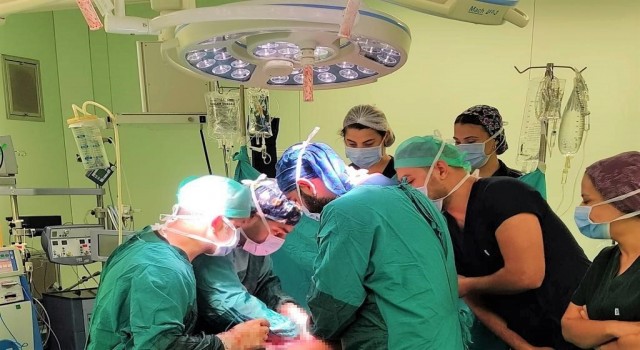 Kemoterapiden cevap alamayan hastanın HIPEC yöntemiyle tümörleri yok edildi