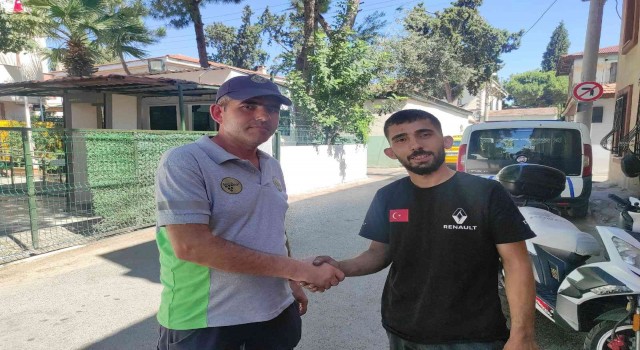 Kira parasını kaybeden işçiye belediye işçisinden müjde