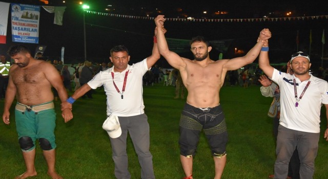 Kızıldağ Karakucak Güreşlerinde Başpehlivan İbrahim Çiftçi oldu