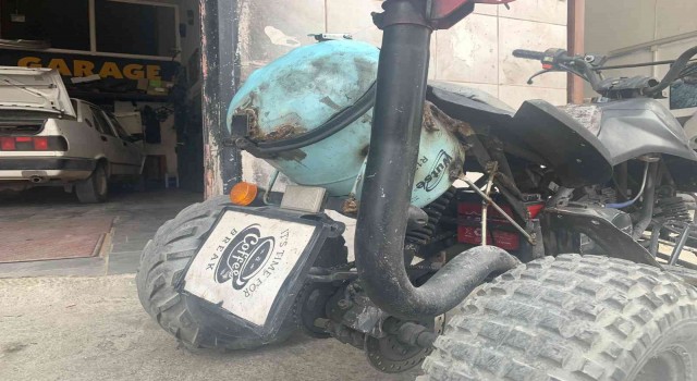 Klima gaz kutusundan motosiklete bagaj yaptı