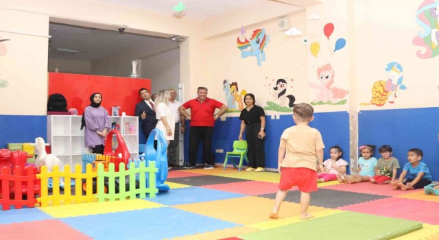 Koca, yaz okullarındaki öğrencilerle buluştu