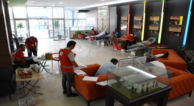 Kocasinan Belediyesi çalışanlarından, Kızılaya kan bağışı