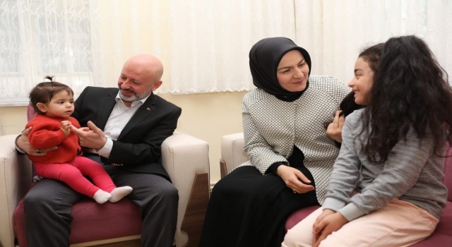 Kocasinanda bir koli mutluluk