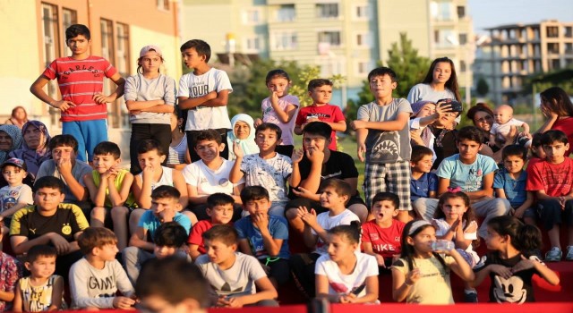 Kocasinanda çocuk olmanın tadı bir başka