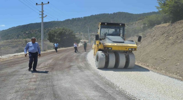 Konyaaltı ve Kumluca bağlantı yolu asfaltlama