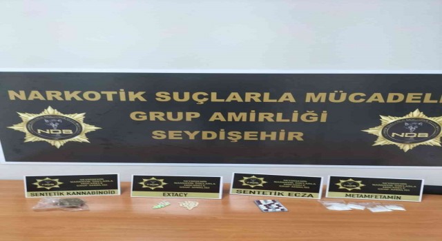 Konyada durdurulan araçta uyuşturucu ele geçirildi