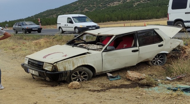 Konyada otomobil şarampole devrildi: 2 yaralı