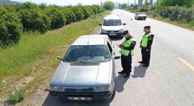 Köyceğiz jandarması huzur ve güven için yollarda