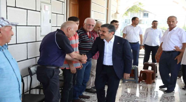 Köyleri tek tek geziyor sorunları yerinde dinliyor