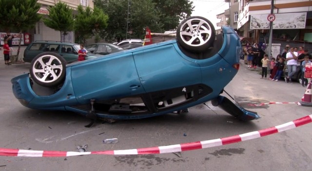 Küçükçekmecede evlilik teklifi yapmaya giderken kaza yaptı