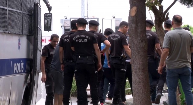 Küçükçekmecedeki silahlı kavga şüpheliler adliyeye sevk edildi