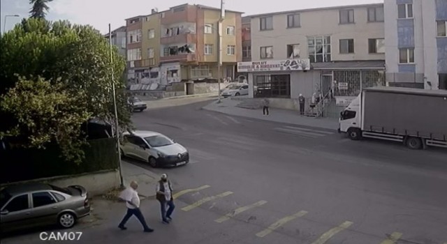 Külçe altın görünümlü çakmağı 5 bin liraya sattılar