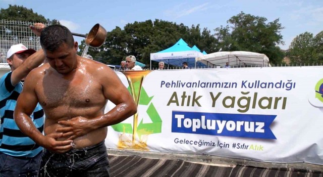 Kurtderede güreşlerden artan atık yağlar toplandı