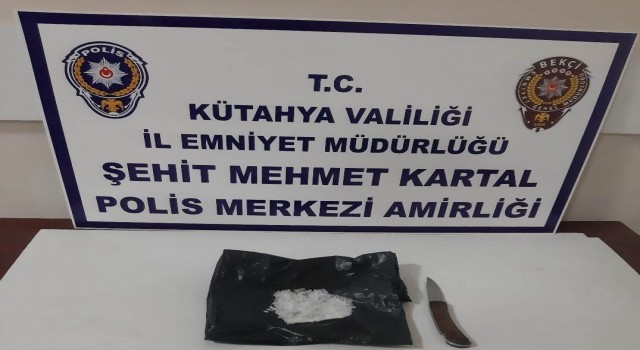 Kütahyada 2 kişinin üzerinde uyuşturucu çıktı