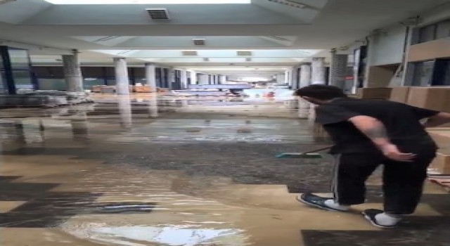 Kütahyada sağanak yağmur sonrası su baskını