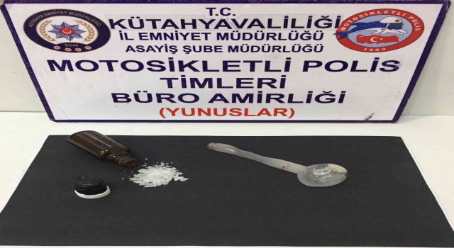Kütahyada şahsın üst aramasında uyuşturucu ele geçirildi