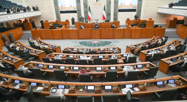 Kuveytte parlamento resmen feshedildi
