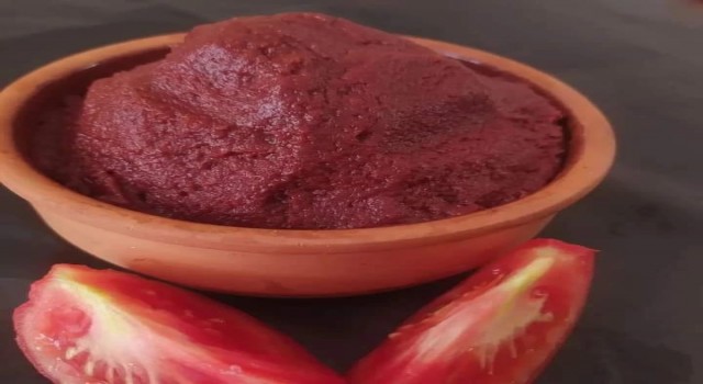 Laçinde domates ve biberlerin salça yolculuğu başladı