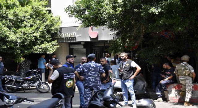 Lübnanda bankada rehine krizi