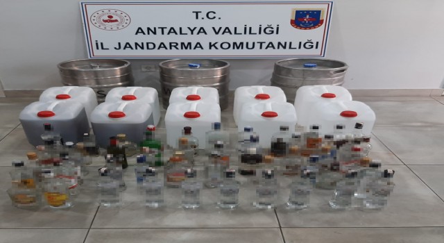 Manavgatta otel odasında 387 litre sahte içki ele geçirildi