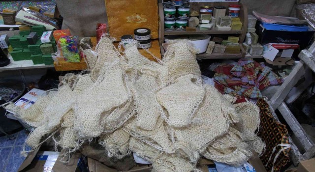 Mardinde kadınlar tarafından örülen bu ürün hem Avrupaya hem de uzak doğuya ihraç ediliyor
