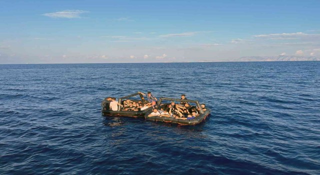 Marmaris ve Datçada 126 göçmen kurtarıldı