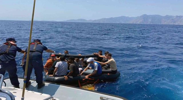 Marmariste 48 düzensiz göçmen kurtarıldı