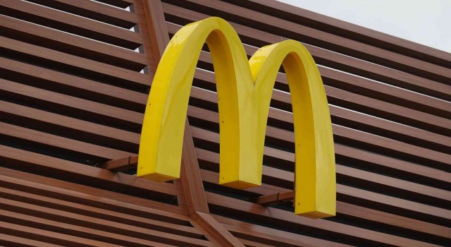 McDonalds Ukraynadaki restoranlarını yeniden açmaya başlayacak