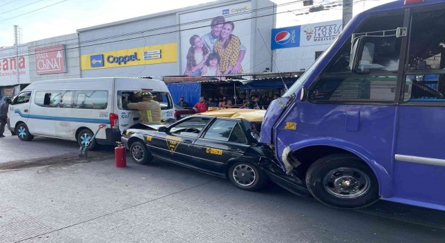 Meksikada zincirleme trafik kazası: 50 yaralı