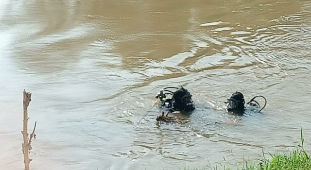 Menderese düşen genç, 2 gündür aranıyor