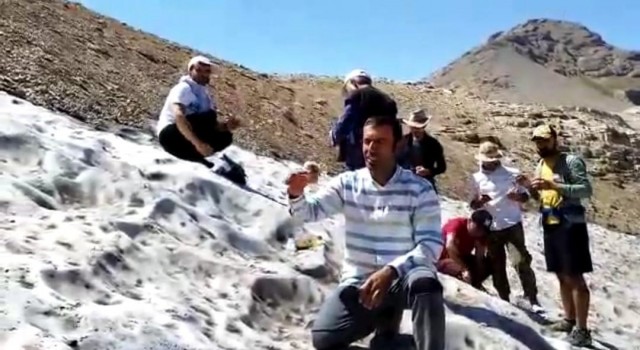 Mereto Dağında kar helvası keyfi